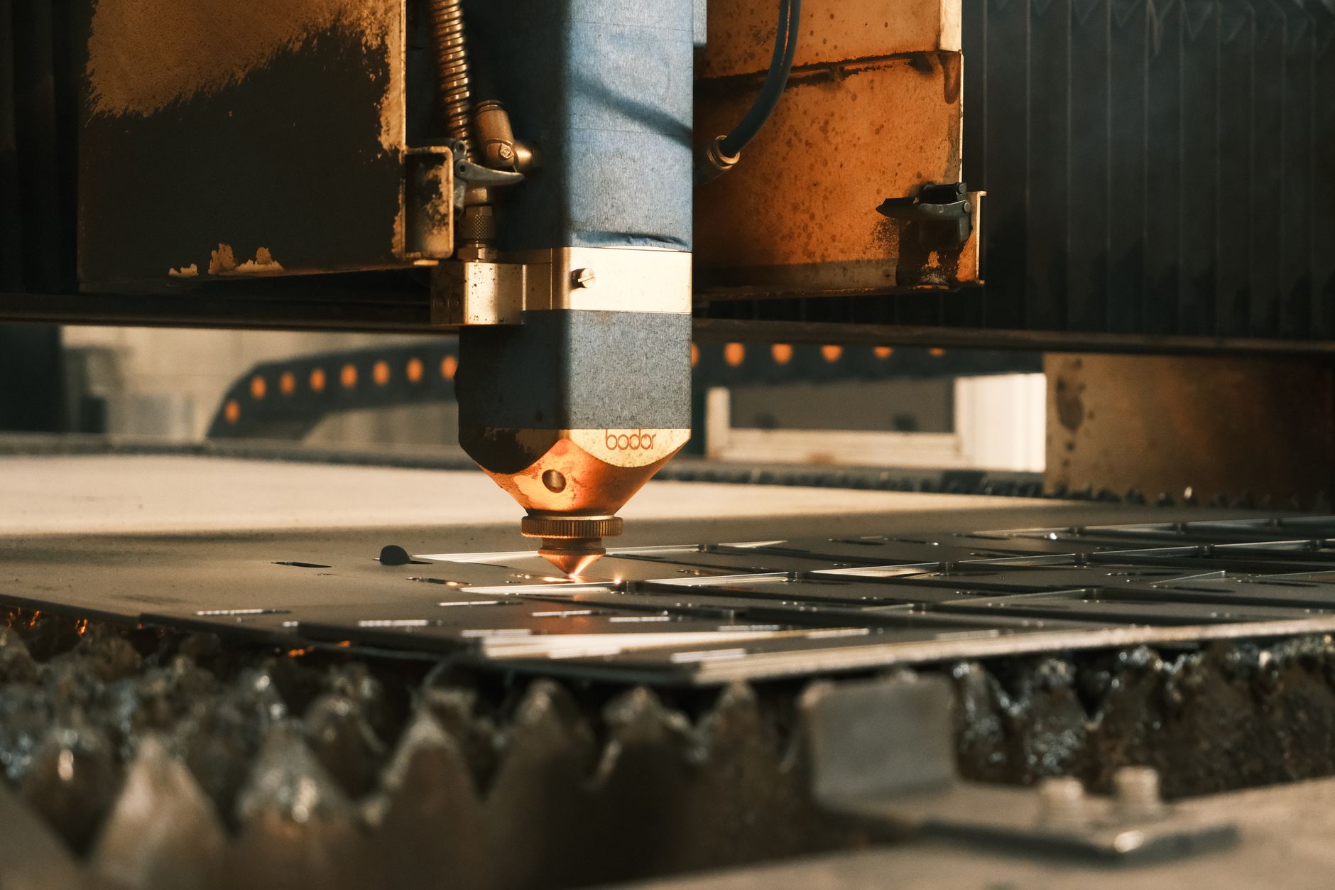 Who Benefits Most From Laser Projection Tools for Manufacturing?
