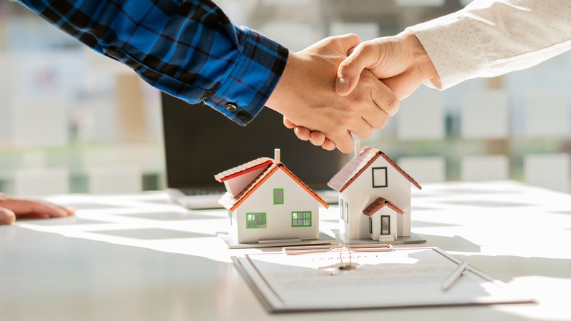 What Do Mortgage Brokers Do and How Can They Help Home Buyers?