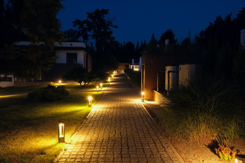 Illuminate Your Outdoors: Custom Landscape Lighting Guide