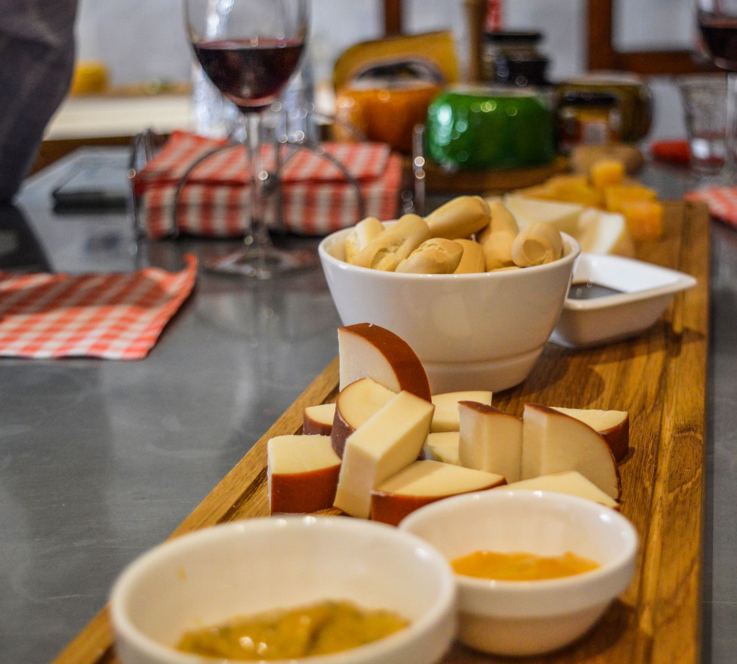 How to Host a Successful Wine and Cheese Party at Home