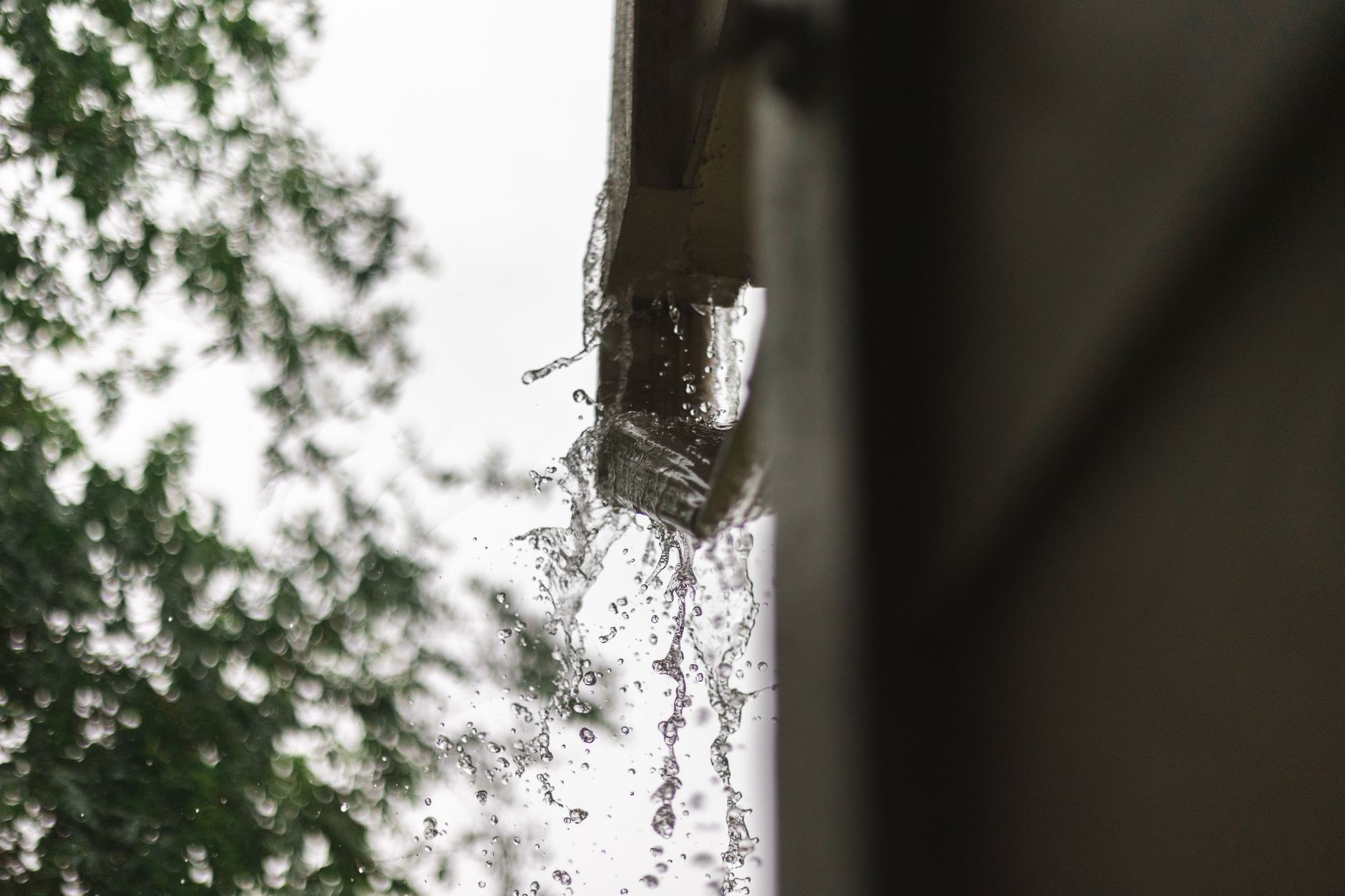Efficient Ways to Clean and Maintain Your Gutters